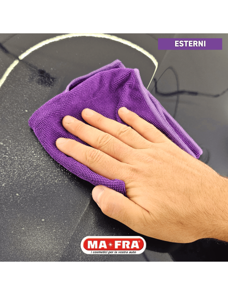 3Shine è un tris di panni specifici per carrozzeria, vetri e plastiche