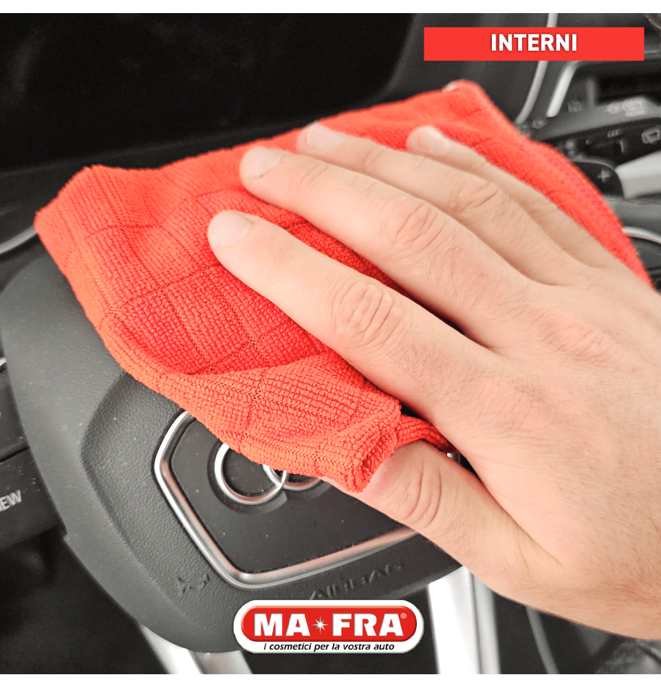 3Shine è un tris di panni specifici per carrozzeria, vetri e plastiche